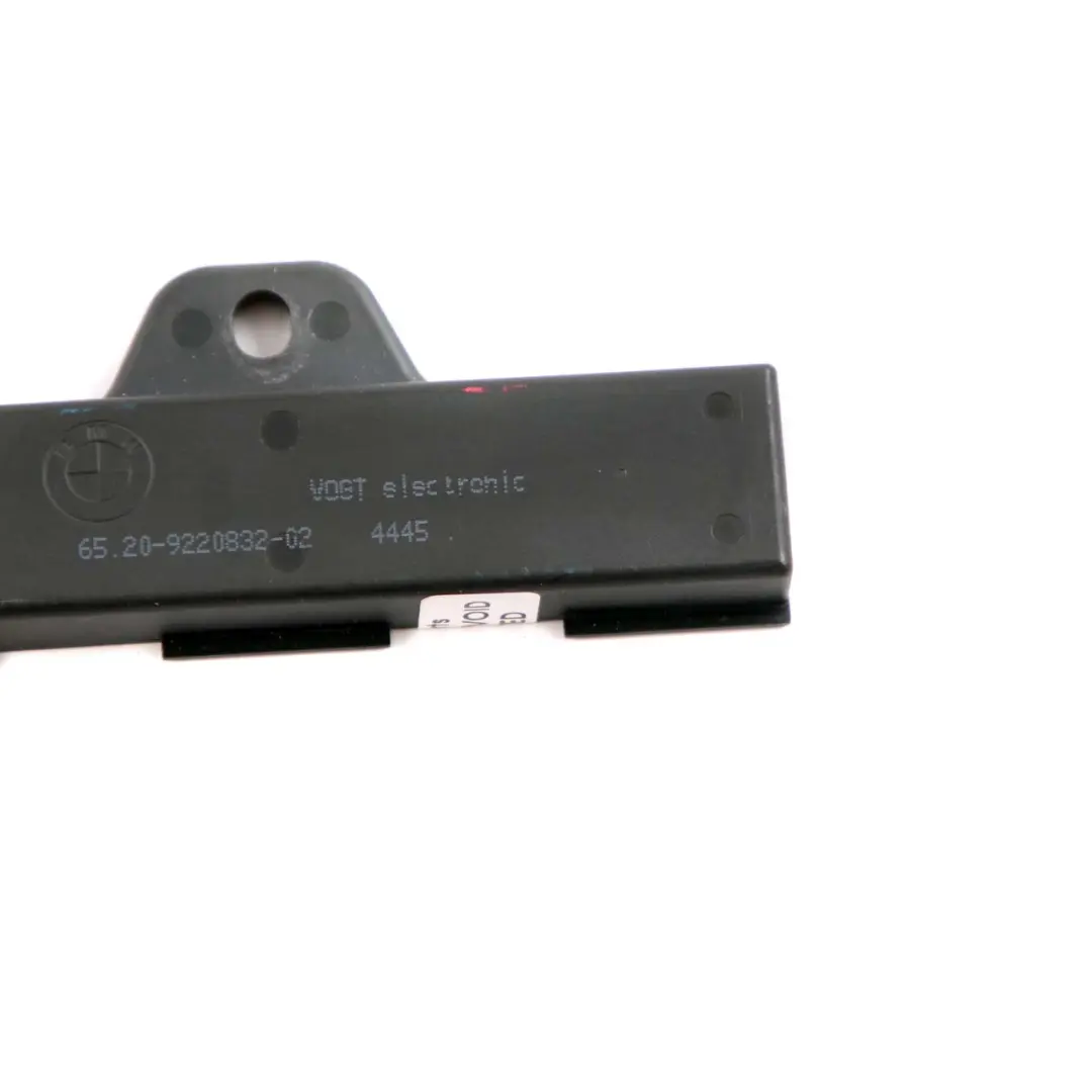 Interior Aerial Comfort Access to BMW 1 2 3 4 5 6 7 Series F10 F20 F21 F30 F32 F33 with Part number 9220832 BMW 1 2 3 4 5 6 7 Series F10 F20 F21 F30 F32 F33 Interior Aerial Comfort Access - SKU 9220832 - Part number 9220832