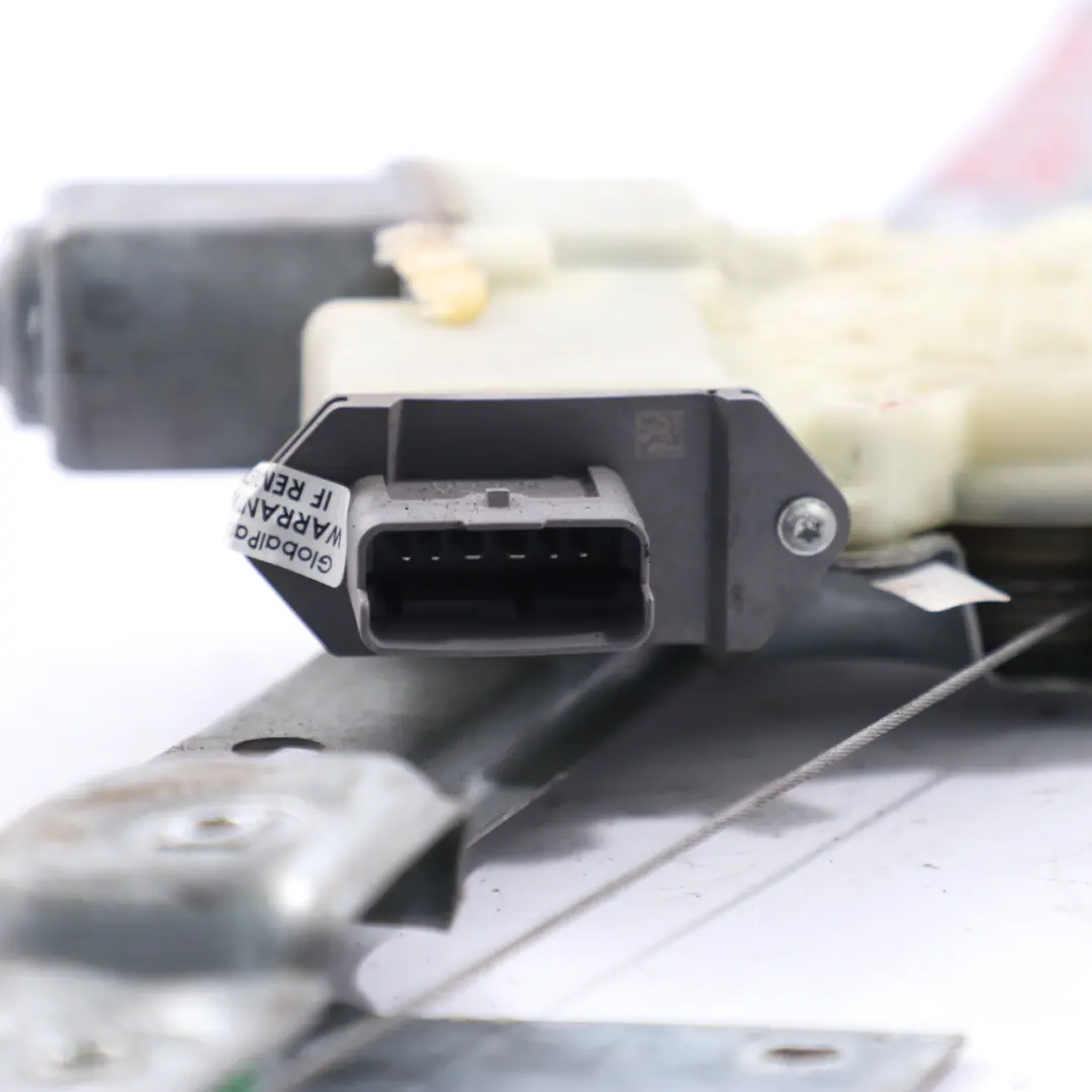 Podnośnik Szyby Prawy Przód Przedni do Peugeot 3008 o numerze 9222FF Peugeot 3008 Podnośnik Szyby Prawy Przód Przedni - SKU 9222FF - Numer Części 9222FF