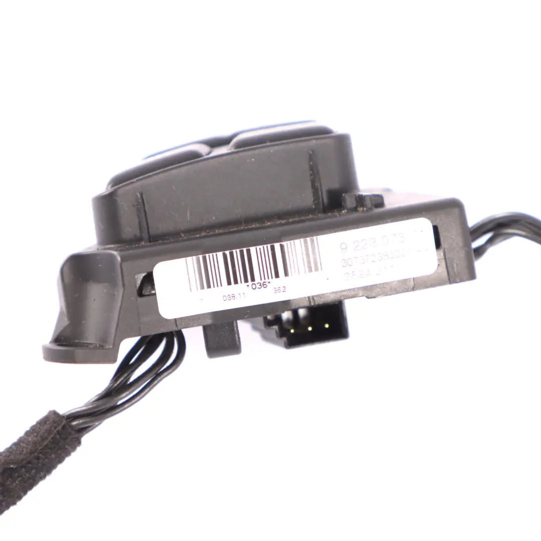 Interruttore multifunzione BMW E90 E92 LCI E88 E82 E84 Pulsanti volante per con numero di parte 9223073 Interruttore multifunzione BMW E90 E92 LCI E88 E82 E84 Pulsanti volante - SKU 9223073 - Numero di parte 9223073