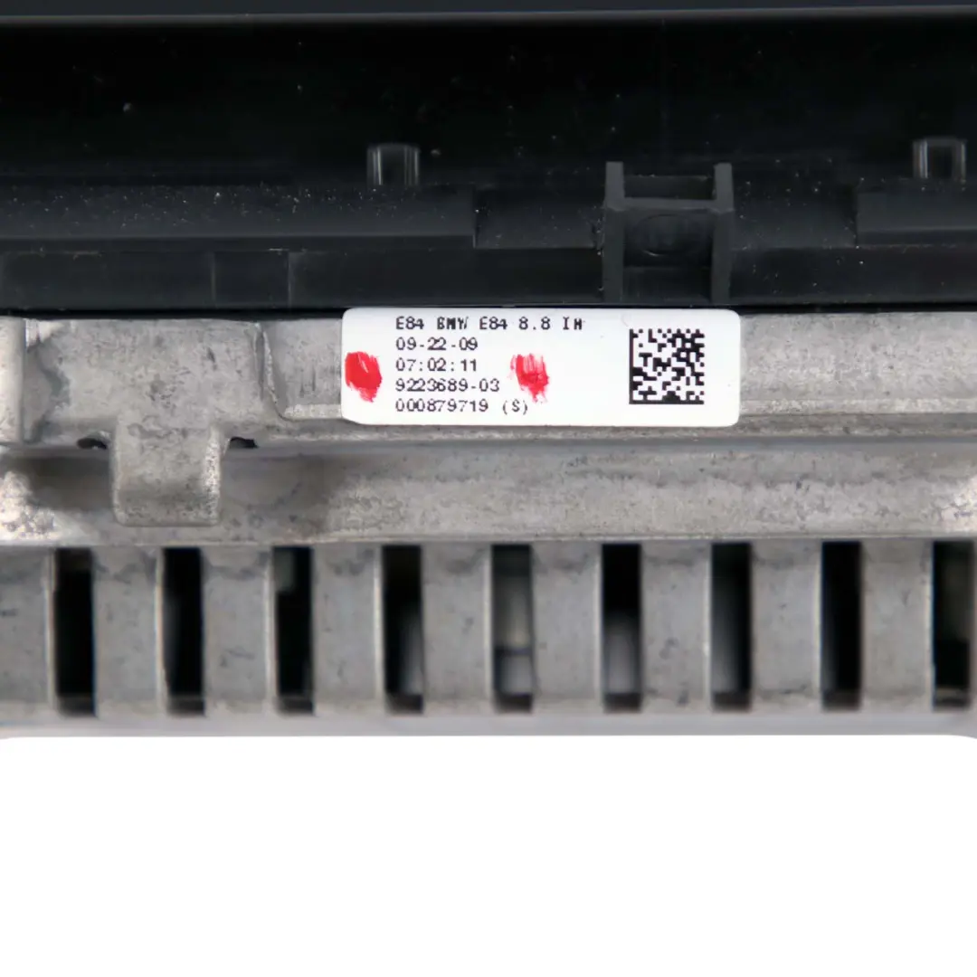 Ekran Nawigacji TV 8,8" do BMW X1 E84 o numerze 9223689 BMW X1 E84 Ekran Nawigacji TV 8,8" - SKU 9223689 - Numer Części 9223689