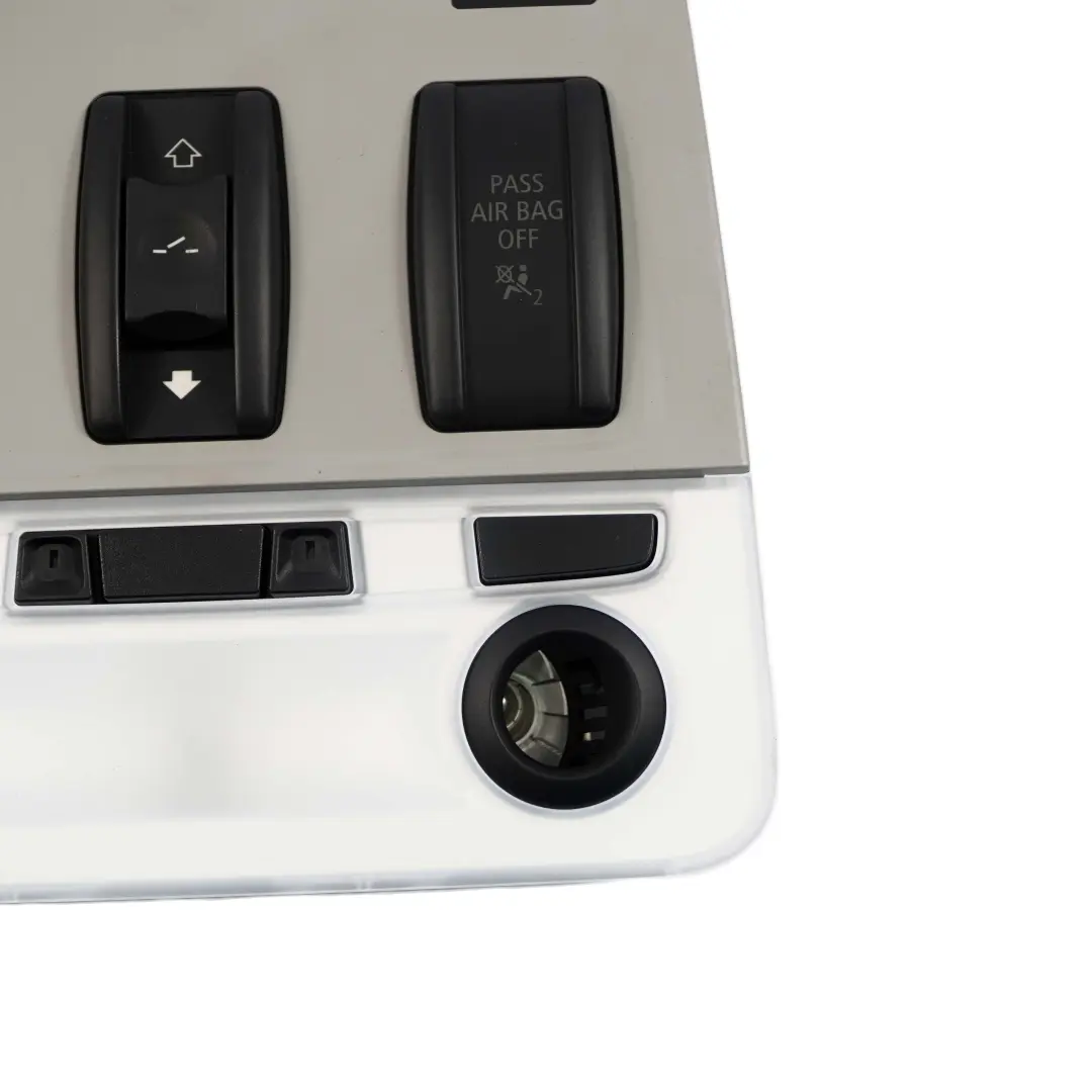 BMW E84 E91 Lampka Panel Sterowania Podsufitki - SKU 9225508 - Numer Części 9225508