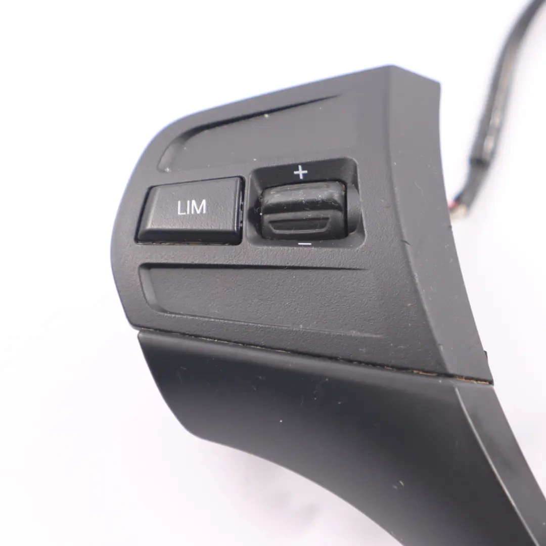 Interruttore Volante Multifunzione Base Volante per BMW F20 F21 F30 F31 con numero di parte 9225608 BMW F20 F21 F30 F31 Interruttore Volante Multifunzione Base Volante - SKU 9225608-1 - Numero di parte 9225608