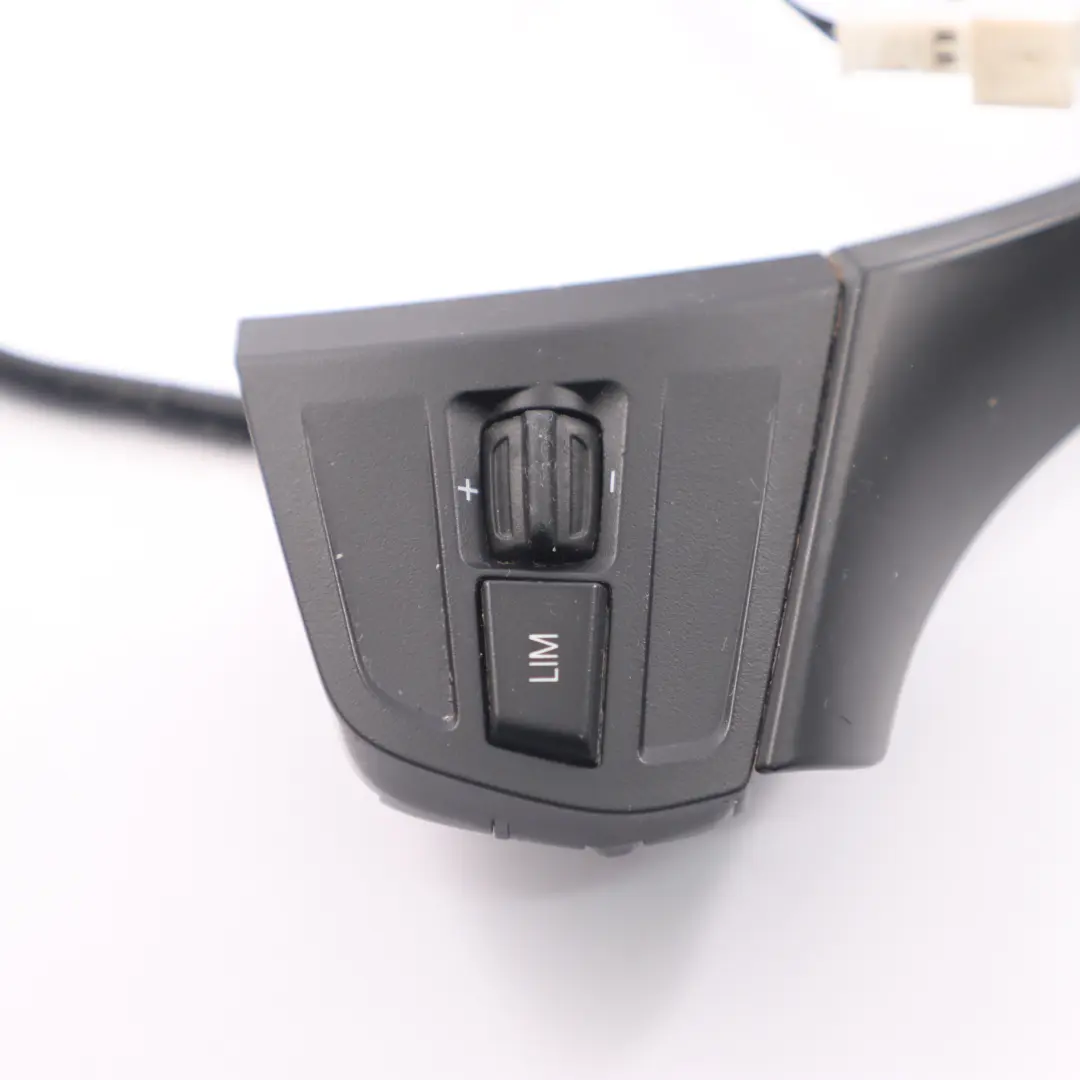 Tapa Interruptor Multifuncion Volante Basico para BMW F20 F21 F30 con número de pieza 9225608 BMW F20 F21 F30 Tapa Interruptor Multifuncion Volante Basico - SKU 9225608-1 - Número de pieza 9225608