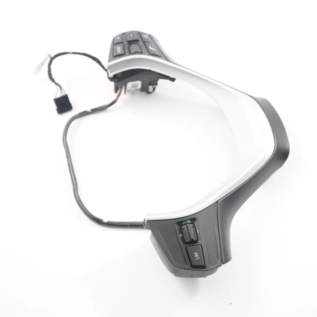 Przełączniki Ramka Kierownicy Sport do BMW F20 F30 o numerze 9225710 BMW F20 F30 Przełączniki Ramka Kierownicy Sport - SKU 9225710-8 - Numer Części 9225710