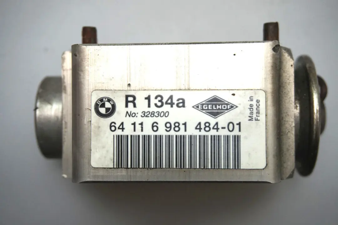 Soupape de Decharge R134A pour BMW E81 E87 E90 E90N E91 E92 E93 LCI à propos du numéro de pièce 9226078 BMW E81 E87 E90 E90N E91 E92 E93 LCI Soupape de Decharge R134A - SKU 9226078 - Numéro de pièce 9226078