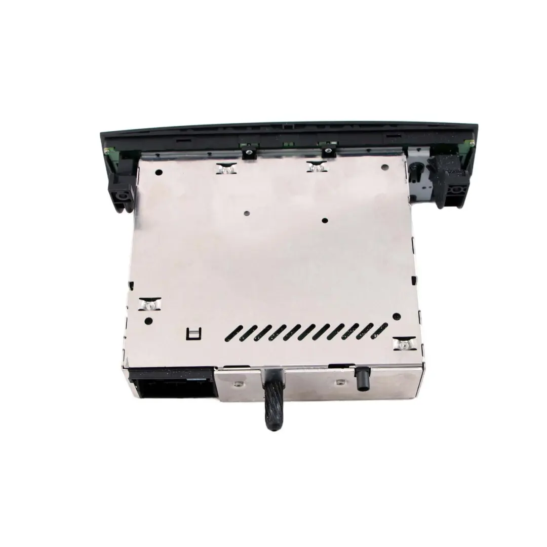 BMW 1 3 Series E81 E87 E90 E91 E92 E93 LCI Radio CD Professional - SKU 9226395 - Part number 9226395