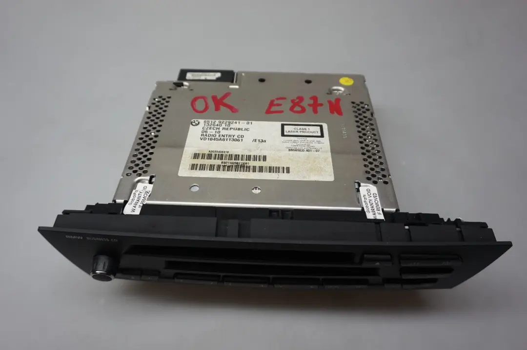 Autoradio CD Radio Business to BMW E81 E87 E90 E91 LCI E92 E93 with Part number 9229241 BMW E81 E87 E90 E91 LCI E92 E93 Autoradio CD Radio Business - SKU 9229241 - Part number 9229241