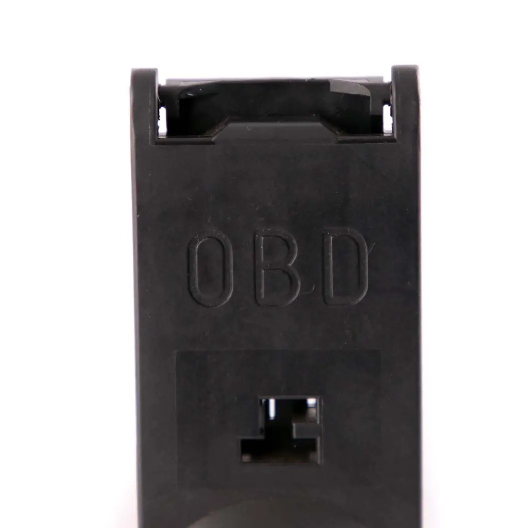 OBD Plug Housing Cover Trim Negro para BMW F01 F02 F10 F11 con número de pieza 9232270 BMW F01 F02 F10 F11 OBD Plug Housing Cover Trim Negro - SKU 9232270 - Número de pieza 9232270