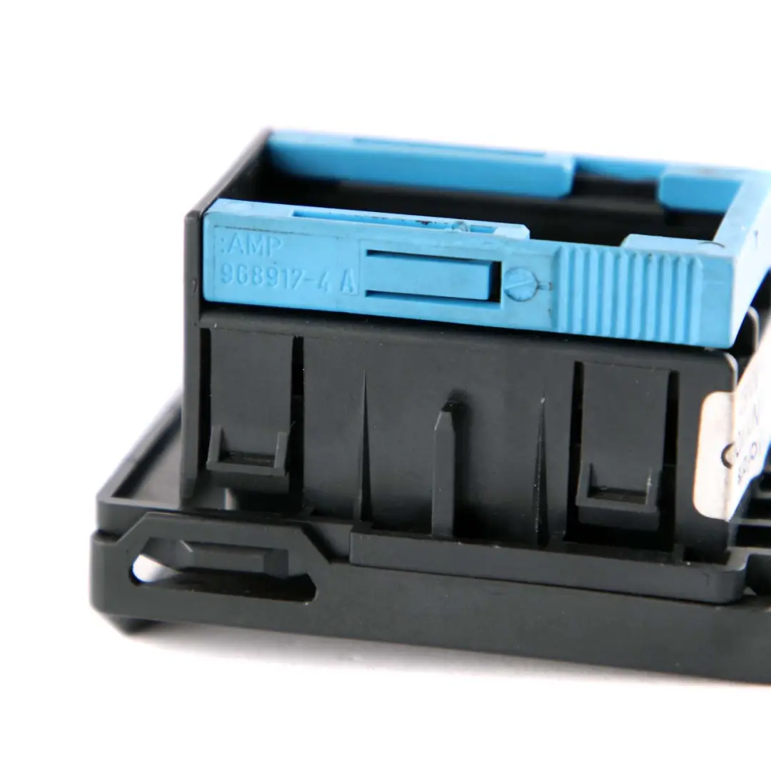 OBD Plug Housing Cover Trim Noir pour BMW F01 F02 F10 F11 à propos du numéro de pièce 9232270 BMW F01 F02 F10 F11 OBD Plug Housing Cover Trim Noir - SKU 9232270 - Numéro de pièce 9232270