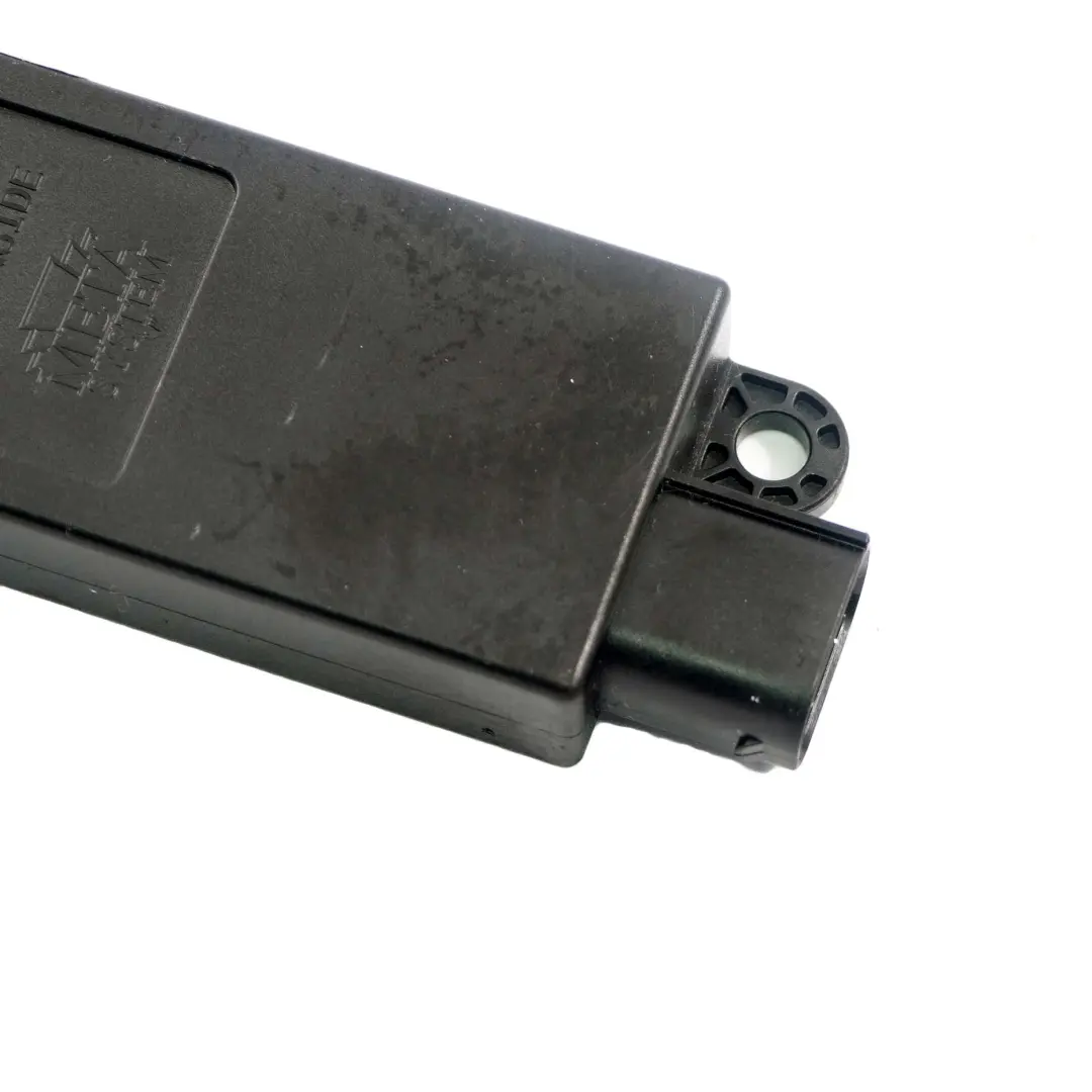 Moduł Alarmu Alarm DWA do BMW F33 F83 M4 o numerze 9233009 BMW F33 F83 M4 Moduł Alarmu Alarm DWA - SKU 9233009 - Numer Części 9233009