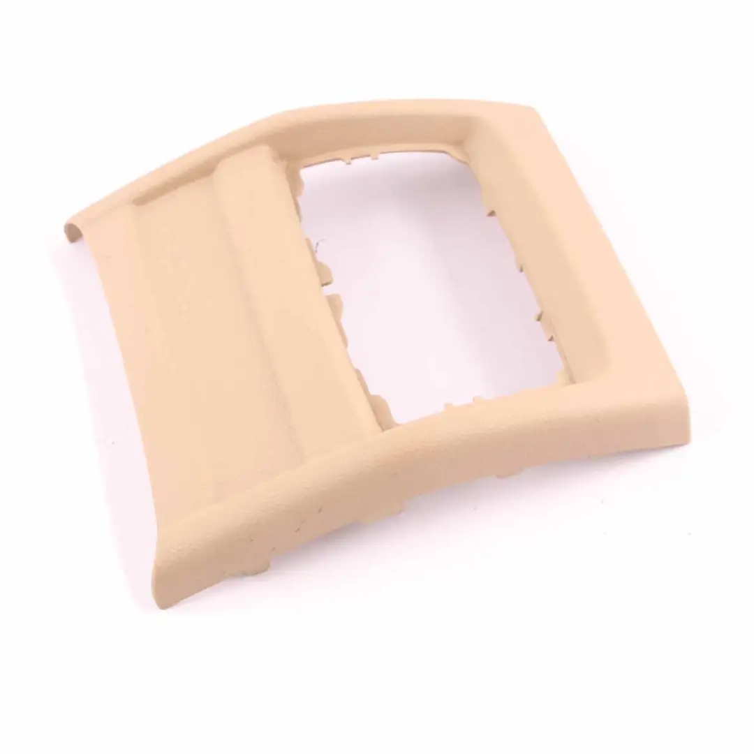 Carenatura Consolle Centrale Posteriore Nero 9218908 per BMW F30 F31 F32 con numero di parte 9235493 BMW F30 F31 F32 Carenatura Consolle Centrale Posteriore Nero 9218908 - SKU 9235493 - Numero di parte 9235493