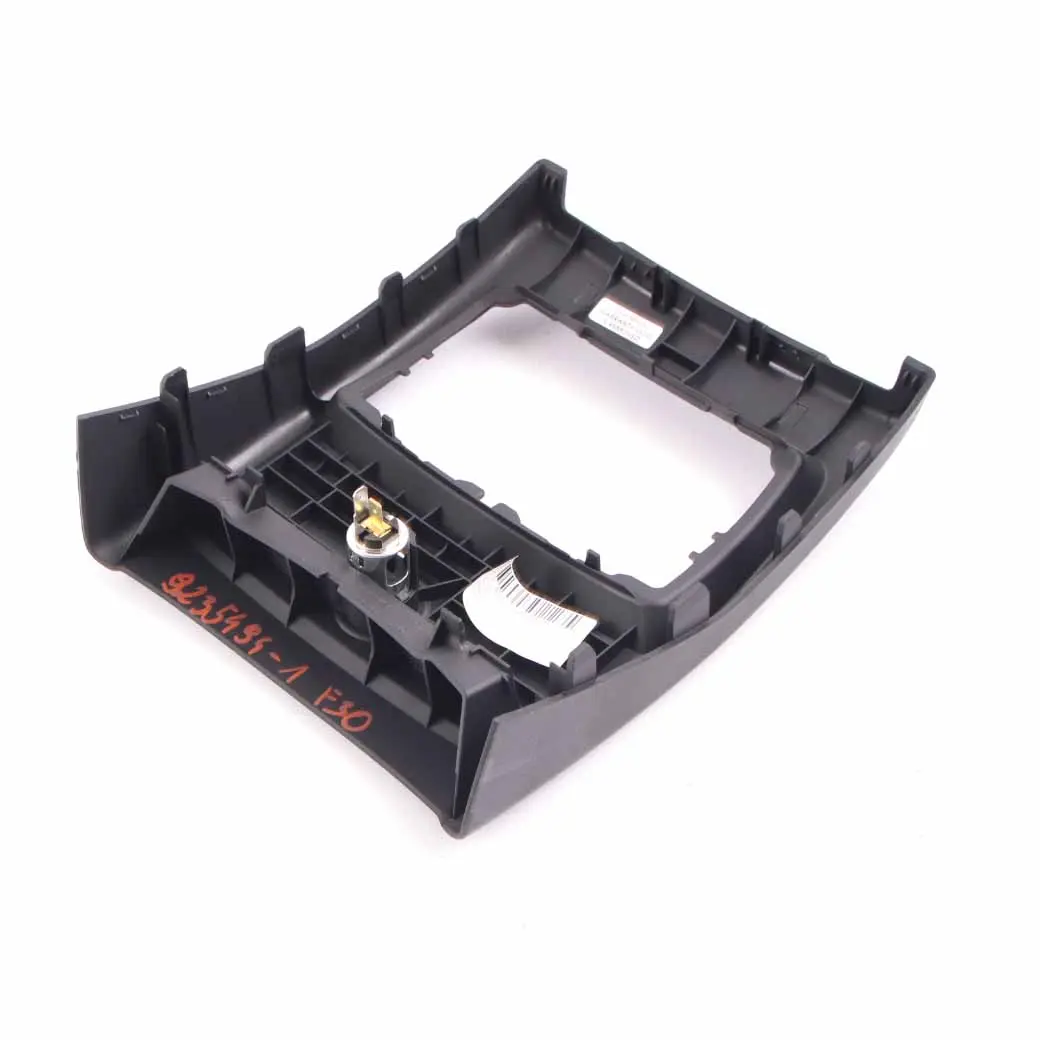Revestimiento Embellecedor Trasero Consola Central Negro 9218908 para BMW F30 F31 F32 con número de pieza 9235494 BMW F30 F31 F32 Revestimiento Embellecedor Trasero Consola Central Negro 9218908 - SKU 9235494-1 - Número de pieza 9235494