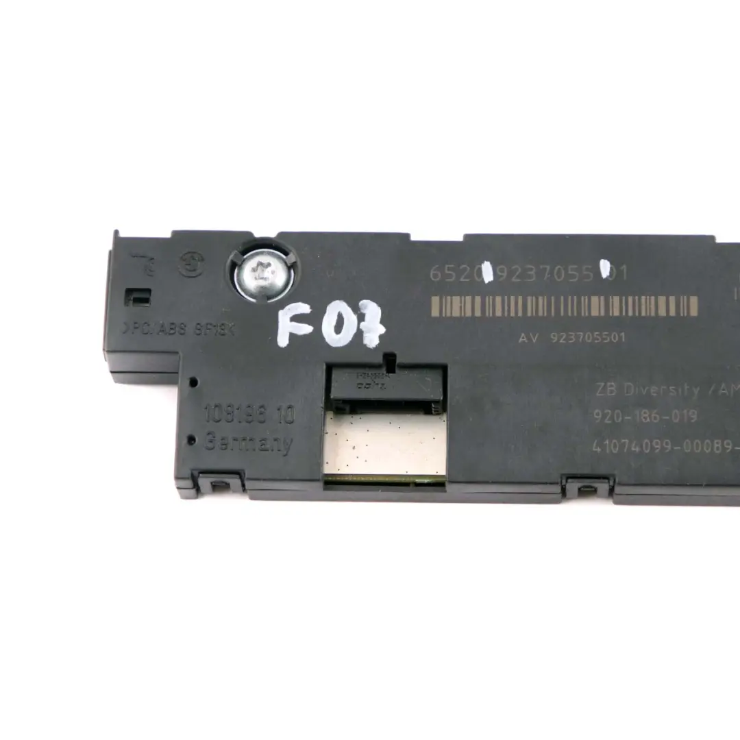 Module Commande Antenne Diversité BMW F07 GT Amplificateur 868 Mhz pour à propos du numéro de pièce 9237055 Module Commande Antenne Diversité BMW F07 GT Amplificateur 868 Mhz - SKU 9237055 - Numéro de pièce 9237055