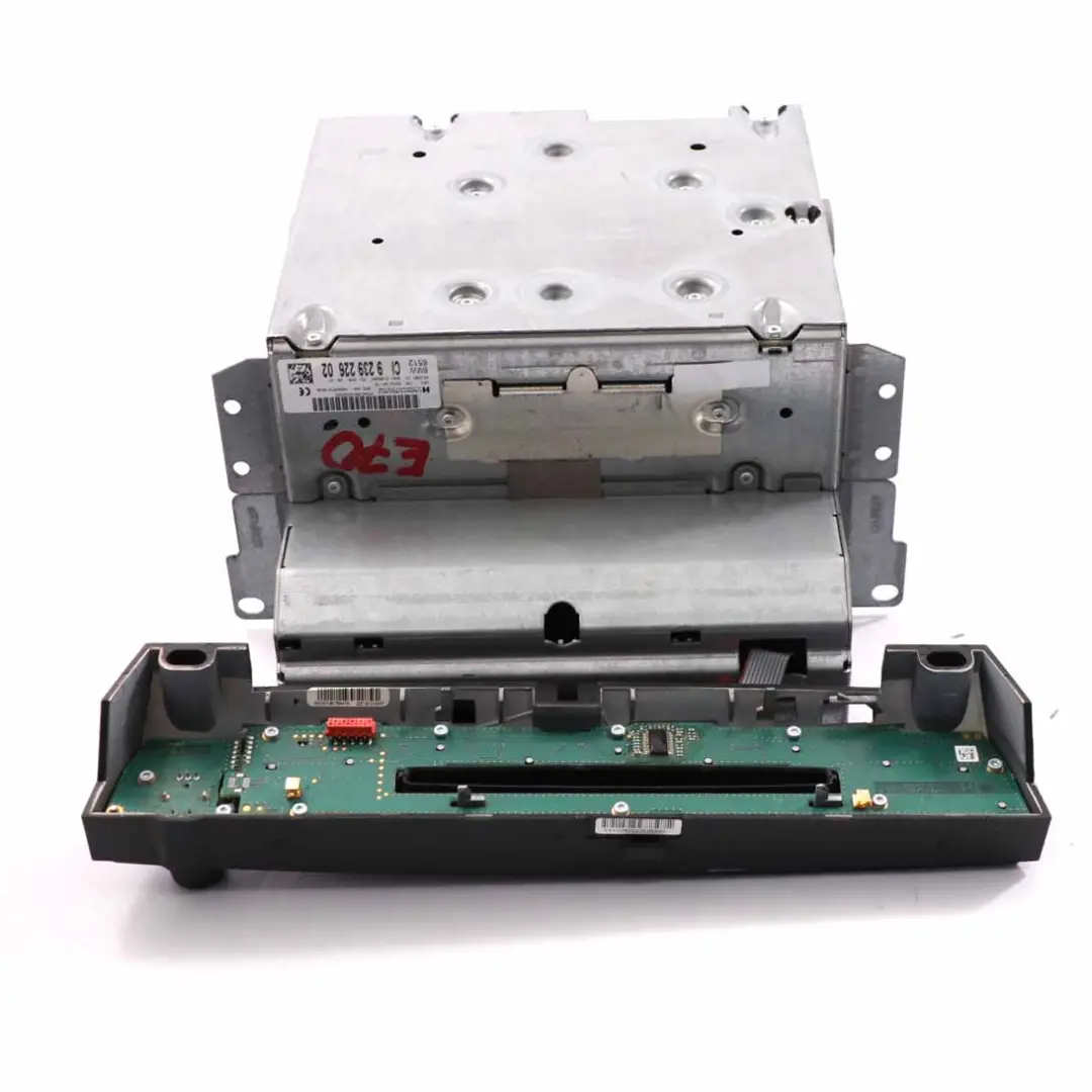 Unite de controle CIC DAB Professional Navigation System pour BMW X5 E70 à propos du numéro de pièce 9239226 BMW X5 E70 Unite de controle CIC DAB Professional Navigation System - SKU 9239226-1 - Numéro de pièce 9239226