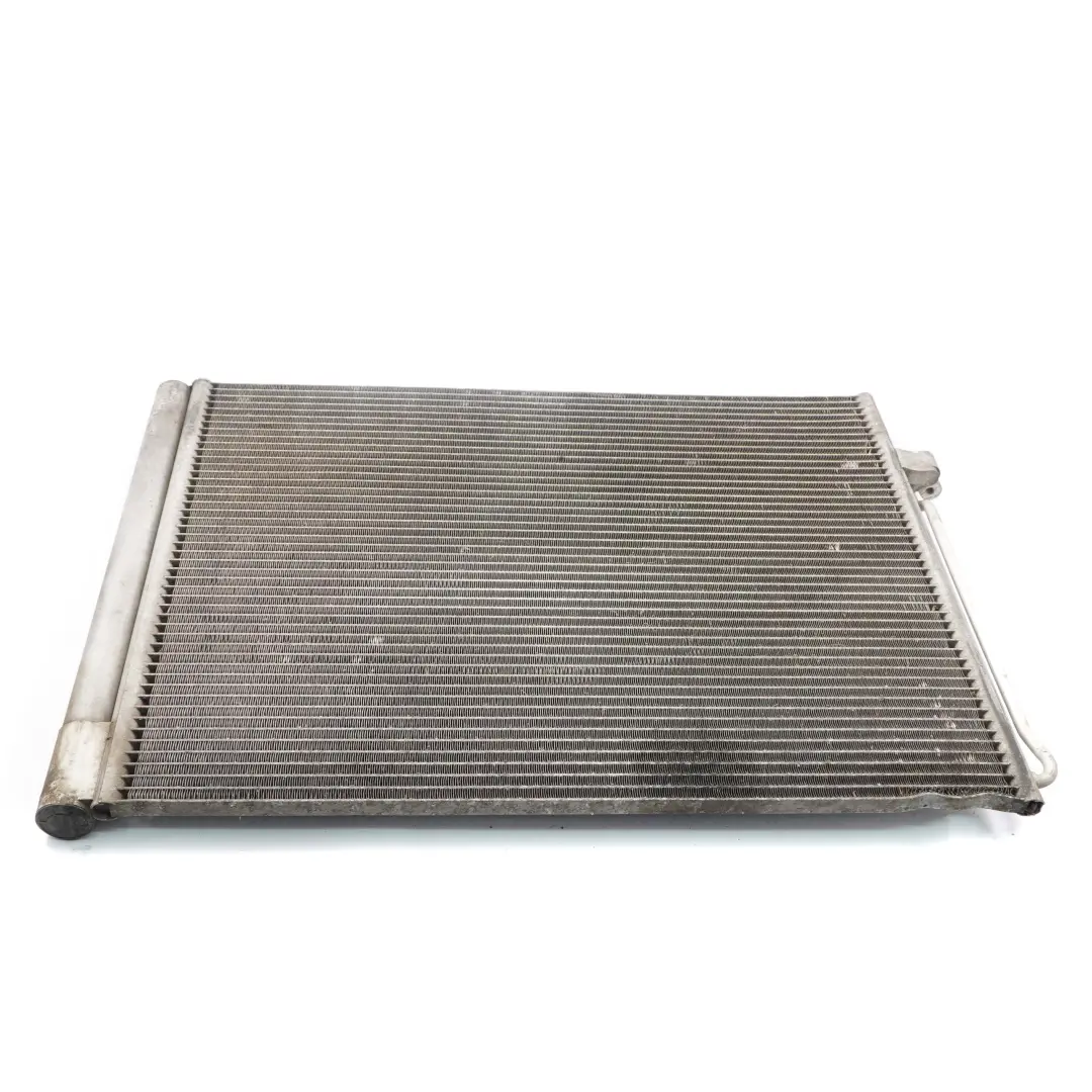 Skraplacz Klimatyzacji 6972553 do BMW X5 E70 X6 E71 o numerze 9239992 BMW X5 E70 X6 E71 Skraplacz Klimatyzacji 6972553 - SKU 9239992 - Numer Części 9239992