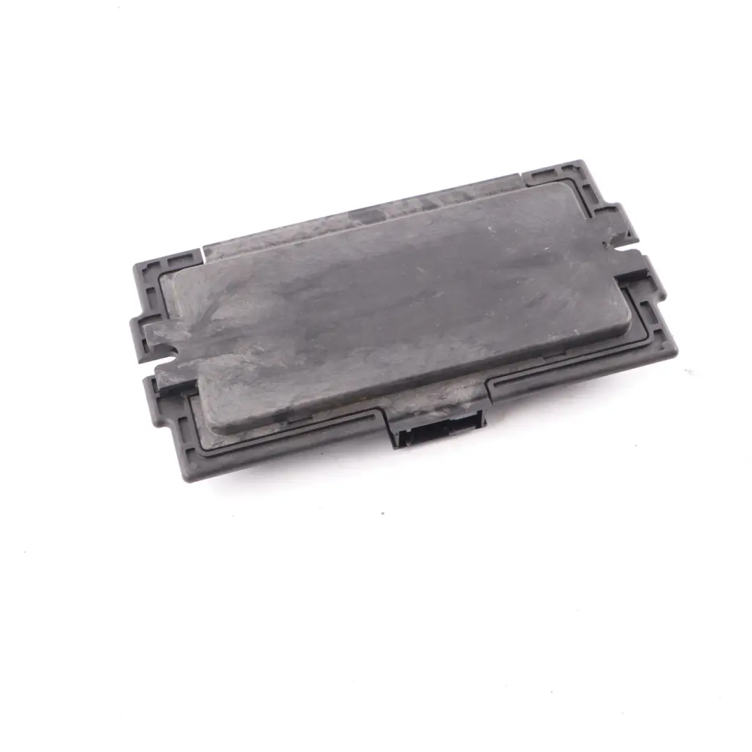 Footwell Light Module Control Unit ECU PL2 FRM3R Lear to BMW E82 with Part number 9240525 BMW E82 Footwell Light Module Control Unit ECU PL2 FRM3R Lear - SKU 9240525 - Part number 9240525