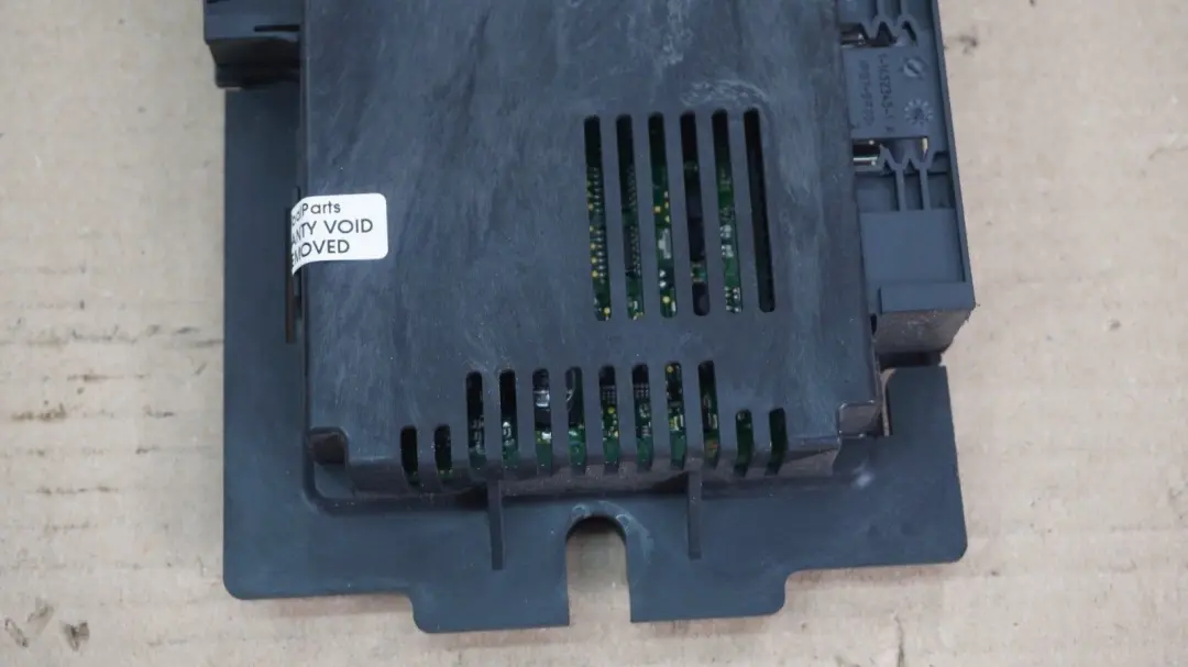 Fussraummodul Modul Licht PL2 FRM3R MAX Kuester für BMW 1 er E81 mit Teilenummer 61359240534 BMW 1 er E81 Fussraummodul Modul Licht PL2 FRM3R MAX Kuester - SKU 9240534 - Teilenummer 61359240534