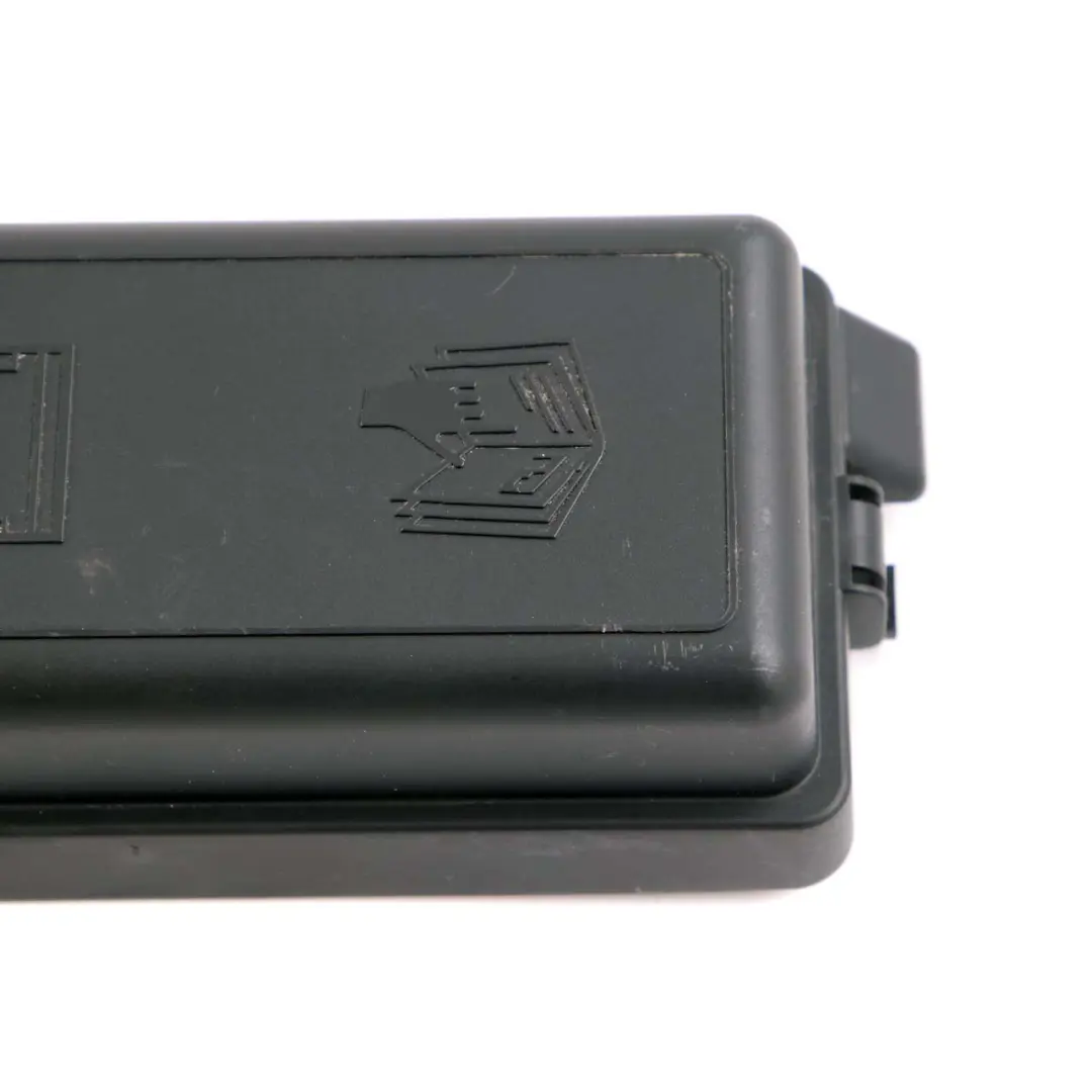 Couvercle de la boîte à fusibles de puissance pour MINI R55 R56 R57 LCI R60 R61 à propos du numéro de pièce 9240946 MINI R55 R56 R57 LCI R60 R61 Couvercle de la boîte à fusibles de puissance - SKU 9240946 - Numéro de pièce 9240946