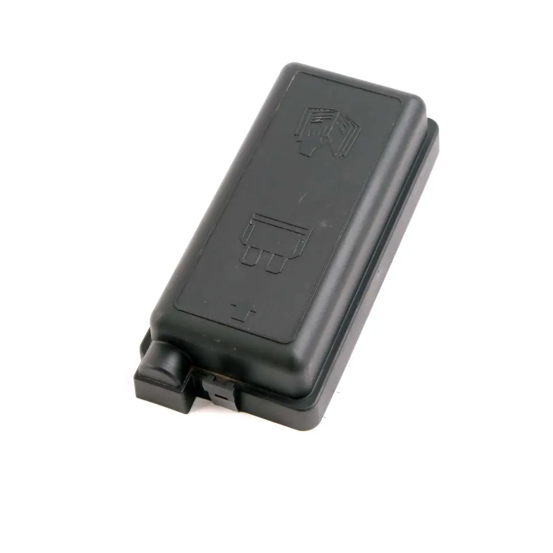 Coprire la scatola dei fusibili di distribuzione per MINI R55 R57 LCI R60 R61 con numero di parte 9240946 MINI R55 R57 LCI R60 R61 Coprire la scatola dei fusibili di distribuzione - SKU 9240946 - Numero di parte 9240946