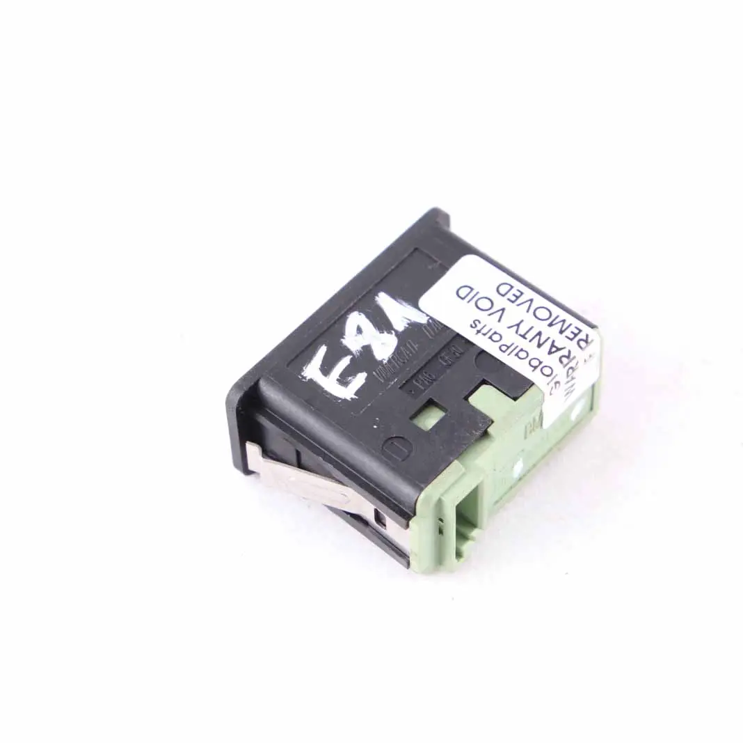 USB AUX-IN Enchufe Conector de Entrada Puerto de Medios para BMW X1 E84 con número de pieza 9241330 BMW X1 E84 USB AUX-IN Enchufe Conector de Entrada Puerto de Medios - SKU 9241330 - Número de pieza 9241330