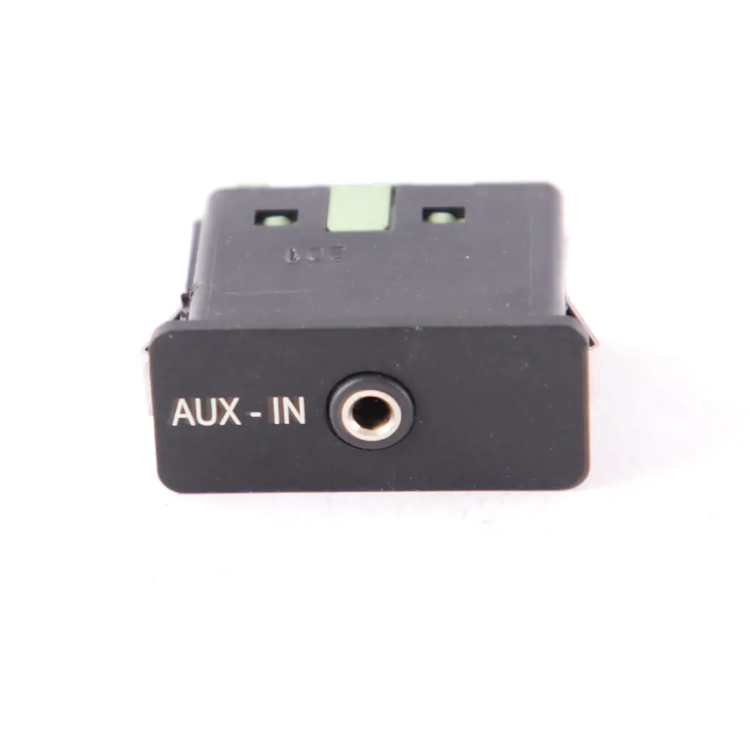 USB AUX-IN Buchse Stecker Eingang Stecker Media Port für BMW X1 E84 mit Teilenummer 9241330 BMW X1 E84 USB AUX-IN Buchse Stecker Eingang Stecker Media Port - SKU 9241330 - Teilenummer 9241330