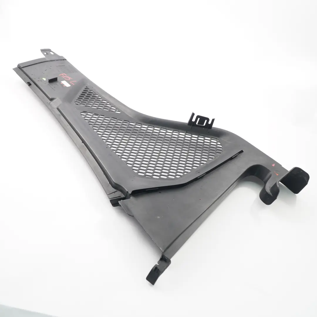 Copri tergicristallo anteriore lato sinistro per BMW X5 X6 F15 F16 con numero di parte 9245593 BMW X5 X6 F15 F16 Copri tergicristallo anteriore lato sinistro - SKU 9245593 - Numero di parte 9245593