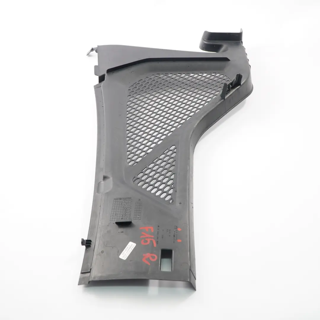 Copri Tergicristallo Anteriore Lato Destro per BMW X5 X6 F15 F16 con numero di parte 9245594 BMW X5 X6 F15 F16 Copri Tergicristallo Anteriore Lato Destro - SKU 9245594 - Numero di parte 9245594