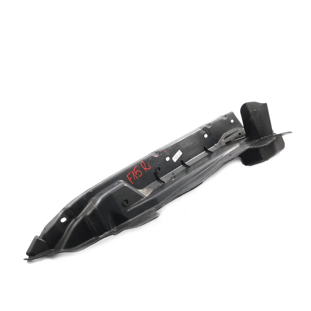 Tapa Sellado Capó Motor Lado Derecho Conductor para BMW X5 F15 F16 F85 F86 con número de pieza 9245596 BMW X5 F15 F16 F85 F86 Tapa Sellado Capó Motor Lado Derecho Conductor - SKU 9245596 - Número de pieza 9245596