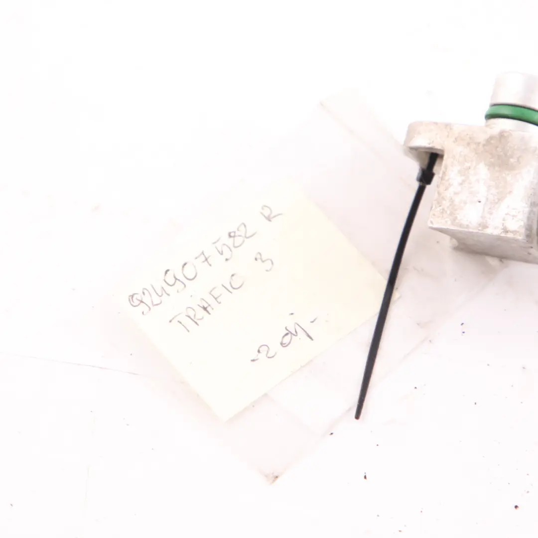 Przewód Klimatyzacji do Renault Trafic 3 Vivaro B o numerze 924907582R Renault Trafic 3 Vivaro B Przewód Klimatyzacji - SKU 924907582R - Numer Części 924907582R