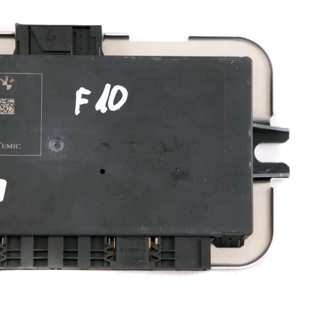 Moduł Sterownik Świateł ECU FRM3 do BMW F10 o numerze 9250454 BMW F10 Moduł Sterownik Świateł ECU FRM3 - SKU 9250454 - Numer Części 9250454