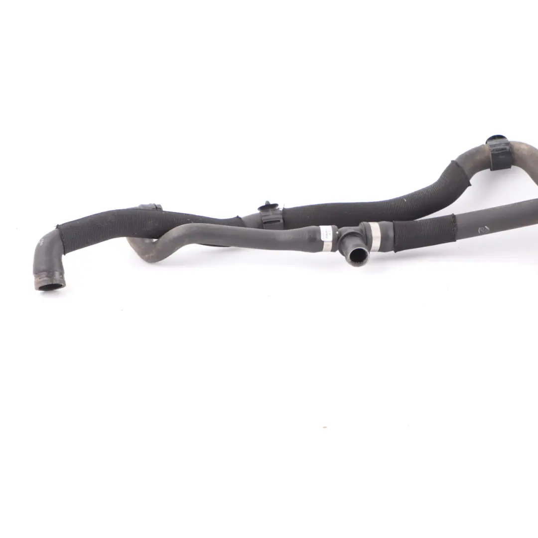Wąż Płynu Chłodzącego 9250566 do BMW F40 F45 X1 F48 Mini F54 F55 F56 o numerze 9250564 BMW F40 F45 X1 F48 Mini F54 F55 F56 Wąż Płynu Chłodzącego 9250566 - SKU 9250564-1 - Numer Części 9250564