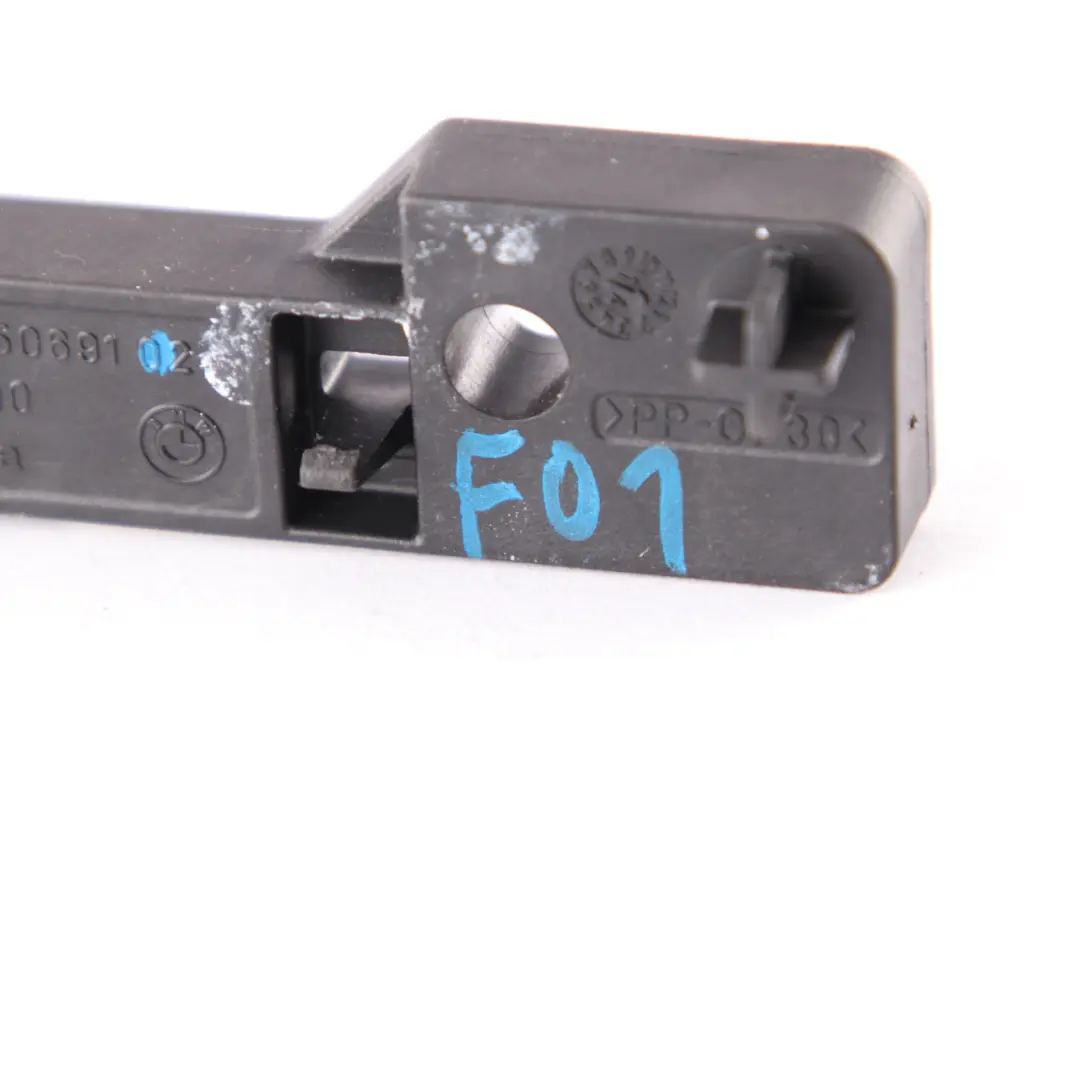 Radio Bracket BMW F10 F11 Navi Head Unit Holder Spacer Front Left N/S to with Part number 9250691 Radio Bracket BMW F10 F11 Navi Head Unit Holder Spacer Front Left N/S - SKU 9250691 - Part number 9250691