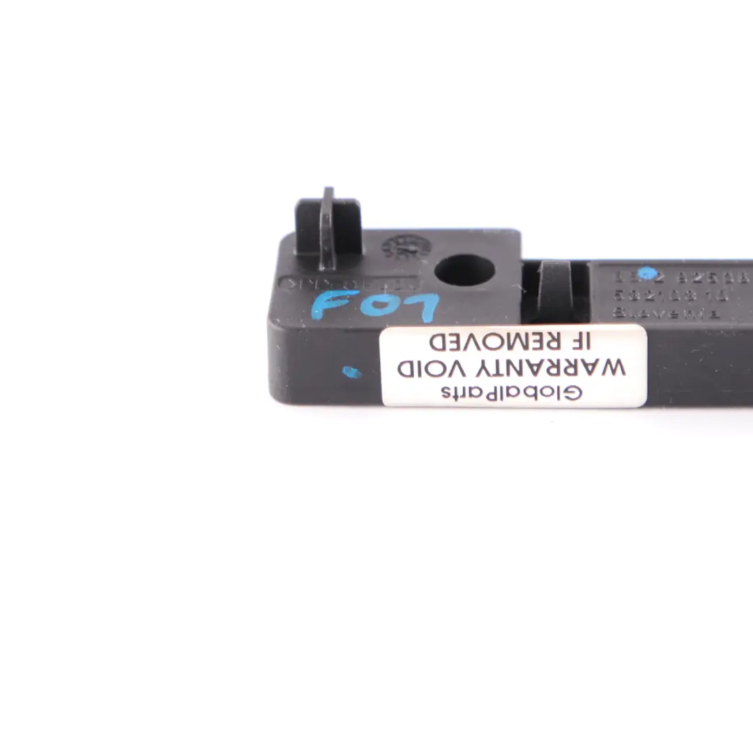 Radio Bracket BMW F10 F11 Navi Head Unit Holder Spacer Front Right O/S to with Part number 9250692 Radio Bracket BMW F10 F11 Navi Head Unit Holder Spacer Front Right O/S - SKU 9250692 - Part number 9250692