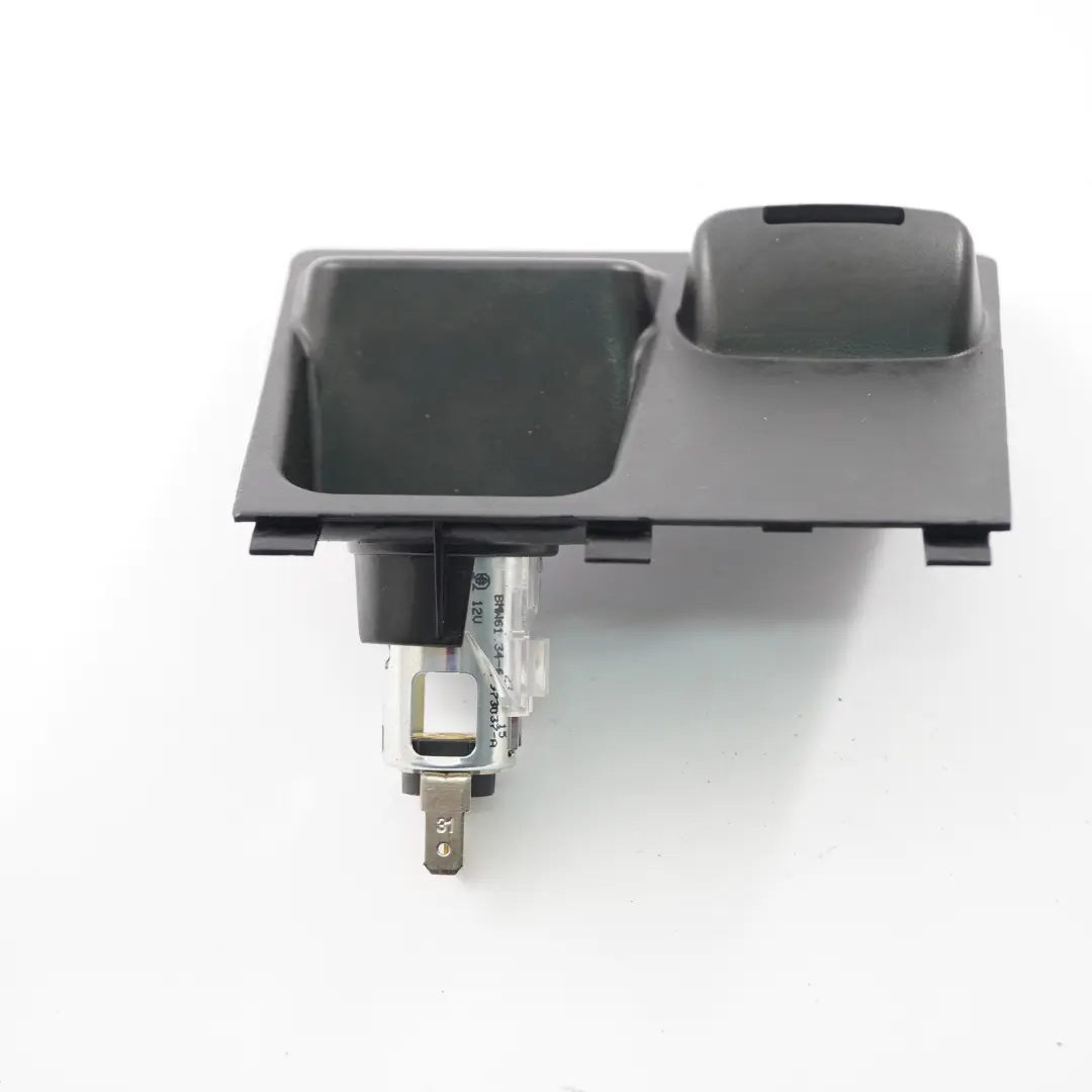 Interior Consola Central Toma 12V para BMW F15 F16 con número de pieza 9252108 BMW F15 F16 Interior Consola Central Toma 12V - SKU 9252108 - Número de pieza 9252108