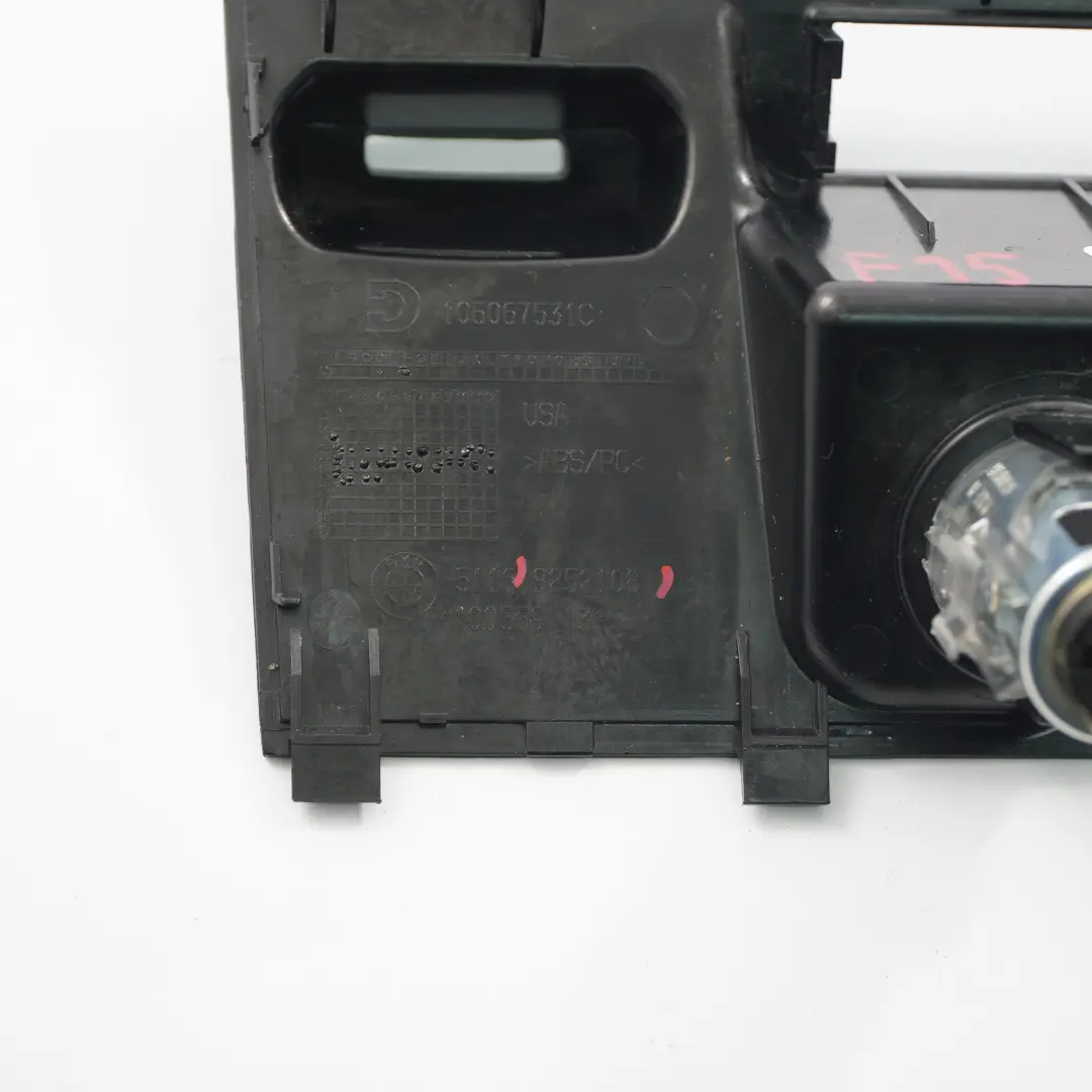 BMW F15 F16 Interior Consola Central Toma 12V - SKU 9252108 - Número de pieza 9252108