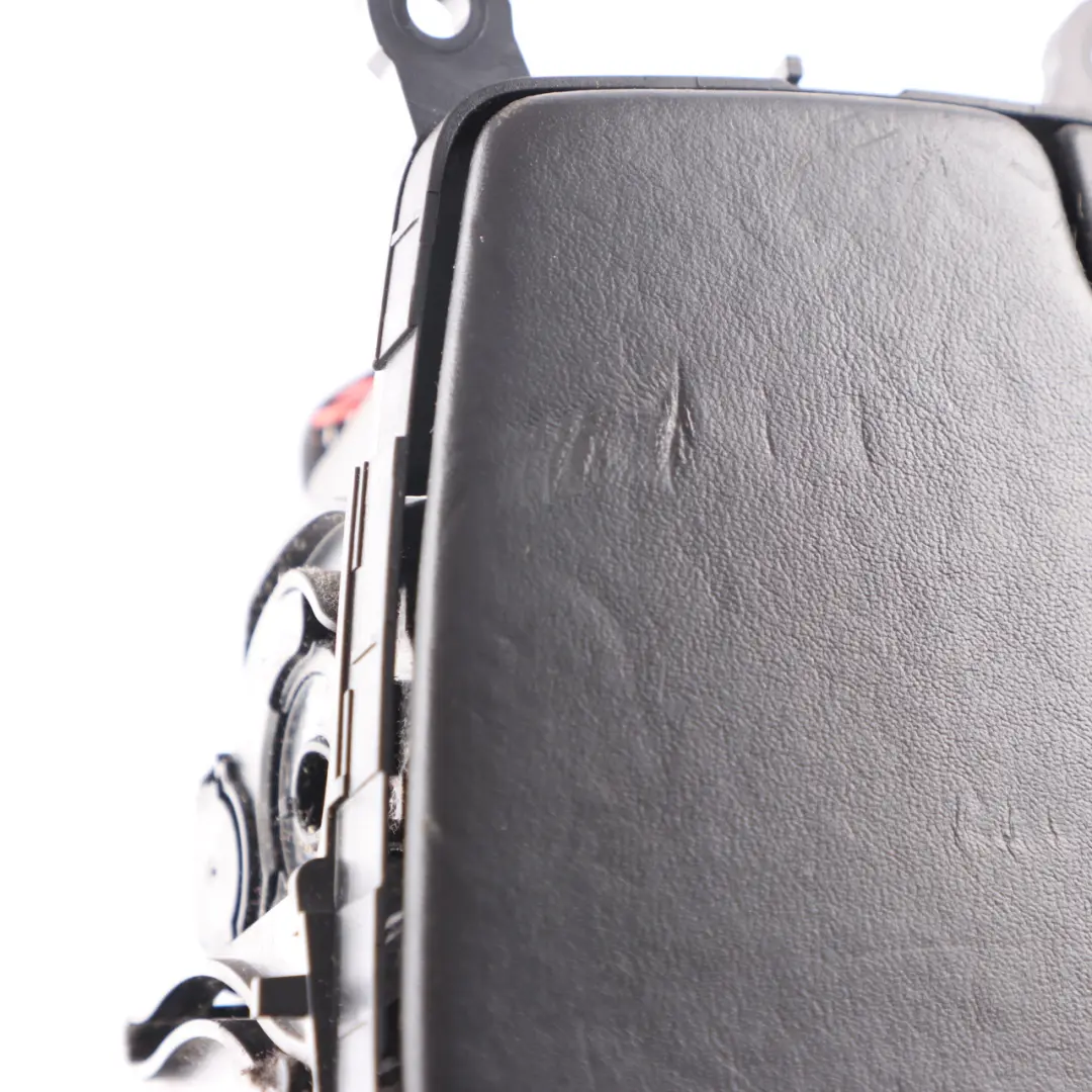 Popielniczka Tunel Środkowy Czarna Skóra 9197231 do BMW F06 F12 F13 o numerze 9253644 BMW F06 F12 F13 Popielniczka Tunel Środkowy Czarna Skóra 9197231 - SKU 9253644 - Numer Części 9253644