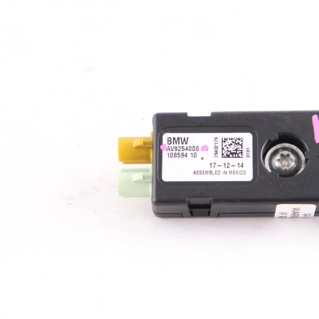 Antena Trasera Amplificador DAB III para BMW I3 I01 con número de pieza 9254000 BMW I3 I01 Antena Trasera Amplificador DAB III - SKU 9254000 - Número de pieza 9254000