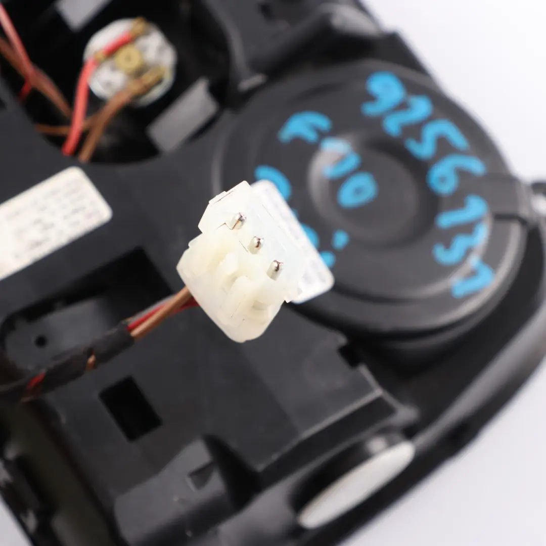 Uchwyt Na Kubek I Napoje Konsola Środkowa Przednia do BMW F10 F11 o numerze 9256131 BMW F10 F11 Uchwyt Na Kubek I Napoje Konsola Środkowa Przednia - SKU 9256131 - Numer Części 9256131