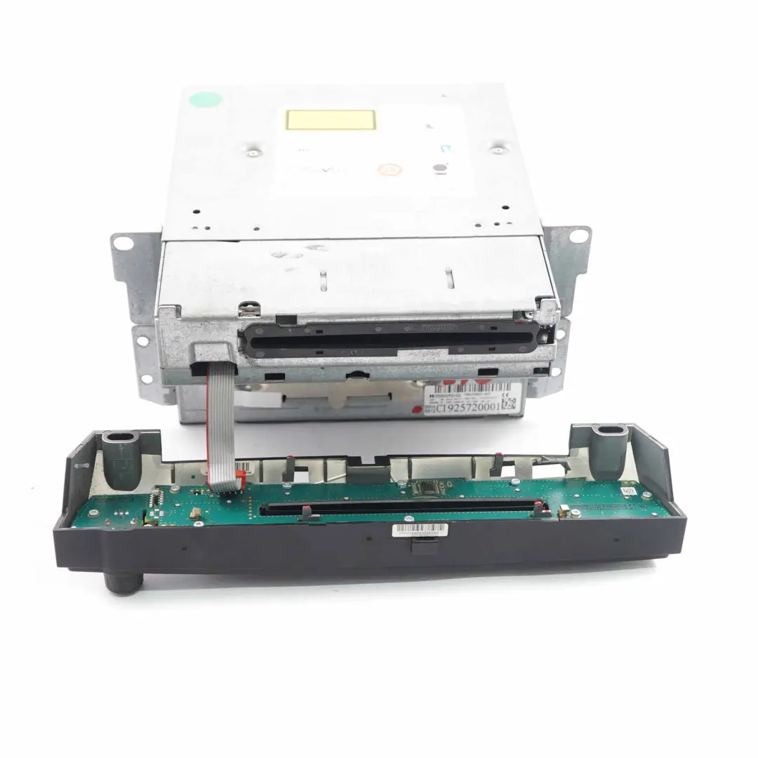 Unite de controle CIC DAB Professional Navigation System 9278074 pour BMW X5 E70 à propos du numéro de pièce 9257200 BMW X5 E70 Unite de controle CIC DAB Professional Navigation System 9278074 - SKU 9257200-1 - Numéro de pièce 9257200