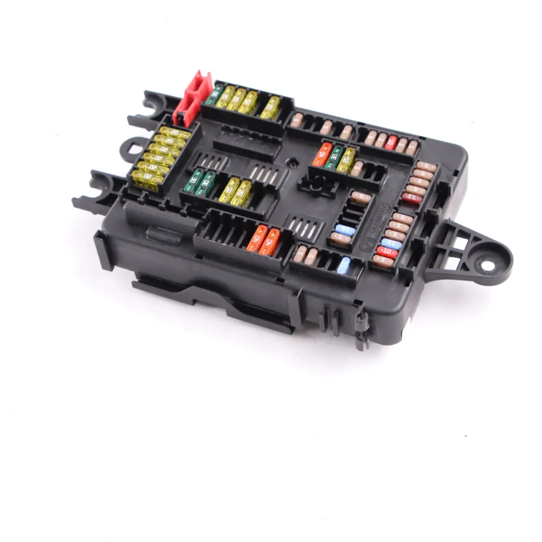 Fusibili Unità Controllo distribuzione Energia Box per BMW F20 F21 F30 F31 con numero di parte 9261110 BMW F20 F21 F30 F31 Fusibili Unità Controllo distribuzione Energia Box - SKU 9261110 - Numero di parte 9261110