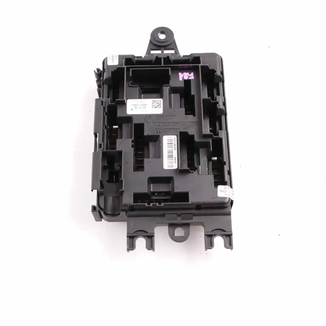 Fusibili Unità Controllo distribuzione Energia Box per BMW F20 F21 F30 F31 con numero di parte 9261110 BMW F20 F21 F30 F31 Fusibili Unità Controllo distribuzione Energia Box - SKU 9261110 - Numero di parte 9261110