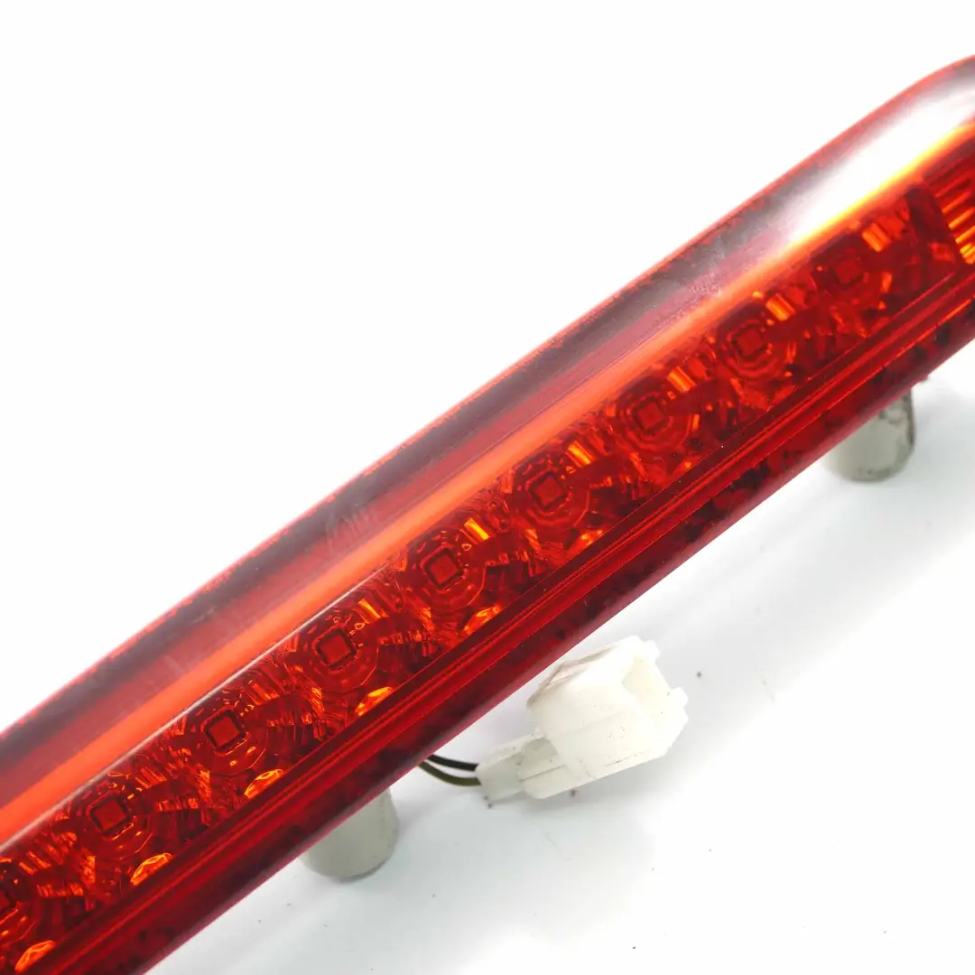 Tercera luz de freno trasera Tapa del maletero para Kia Ceed 1 con número de pieza 927011H0 Kia Ceed 1 Tercera luz de freno trasera Tapa del maletero - SKU 927011H0 - Número de pieza 927011H0