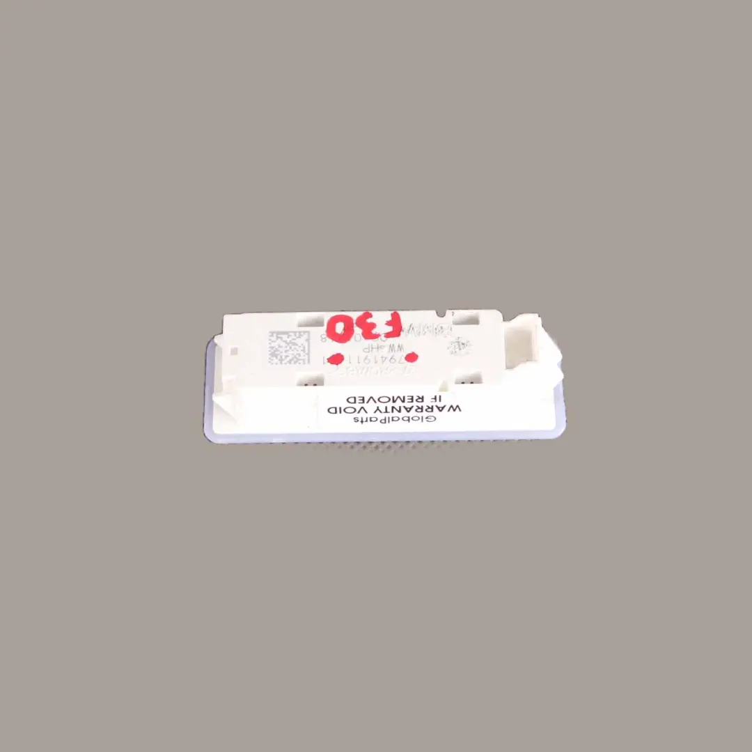 Innenleuchte für BMW 1 2 3 4 5 7 er E82 F01 F10 F20 F21 F30 F32 mit Teilenummer 9270505 BMW 1 2 3 4 5 7 er E82 F01 F10 F20 F21 F30 F32 Innenleuchte - SKU 9270505 - Teilenummer 9270505