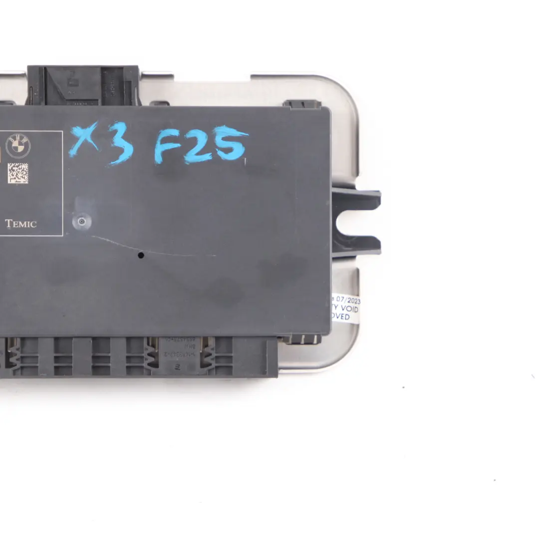 Footwell Light Control Module ECU Unit FRM3 III TEMIC to BMW F25 with Part number 9273636 BMW F25 Footwell Light Control Module ECU Unit FRM3 III TEMIC - SKU 9273636 - Part number 9273636