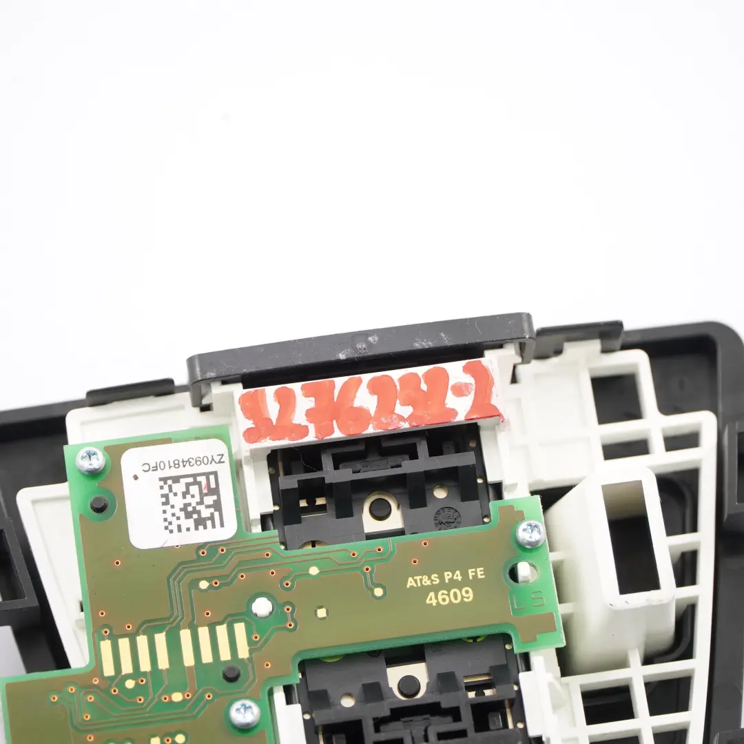 Interruttore pannello anteriore interno tetto nero per BMW F06 F07 F10 F11 F13 con numero di parte 9276232 BMW F06 F07 F10 F11 F13 Interruttore pannello anteriore interno tetto nero - SKU 9276232-2 - Numero di parte 9276232