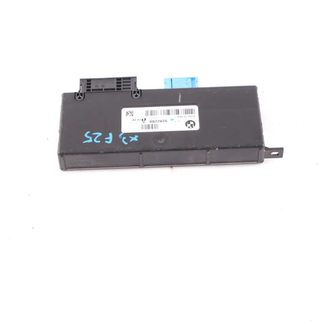 Zentrales Gateway Modul Steuergerät Lear ZGW-02 MID für BMW X3 F25 mit Teilenummer 9282286 BMW X3 F25 Zentrales Gateway Modul Steuergerät Lear ZGW-02 MID - SKU 9282286 - Teilenummer 9282286