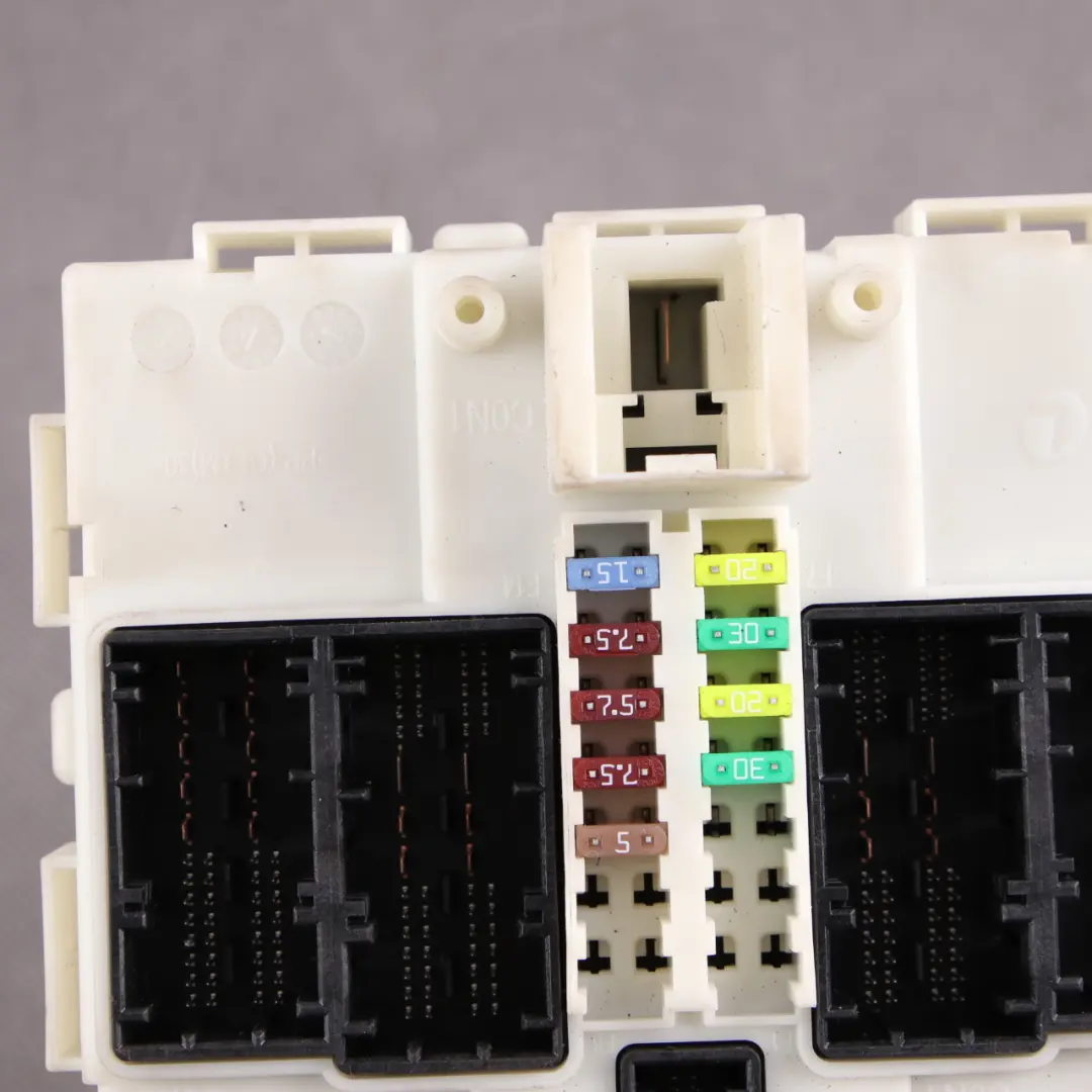 FEM Module ECU Control Unit Fuse Box to BMW F20 F21 F22 F30 F32 with Part number 9286113 BMW F20 F21 F22 F30 F32 FEM Module ECU Control Unit Fuse Box - SKU 9286113 - Part number 9286113
