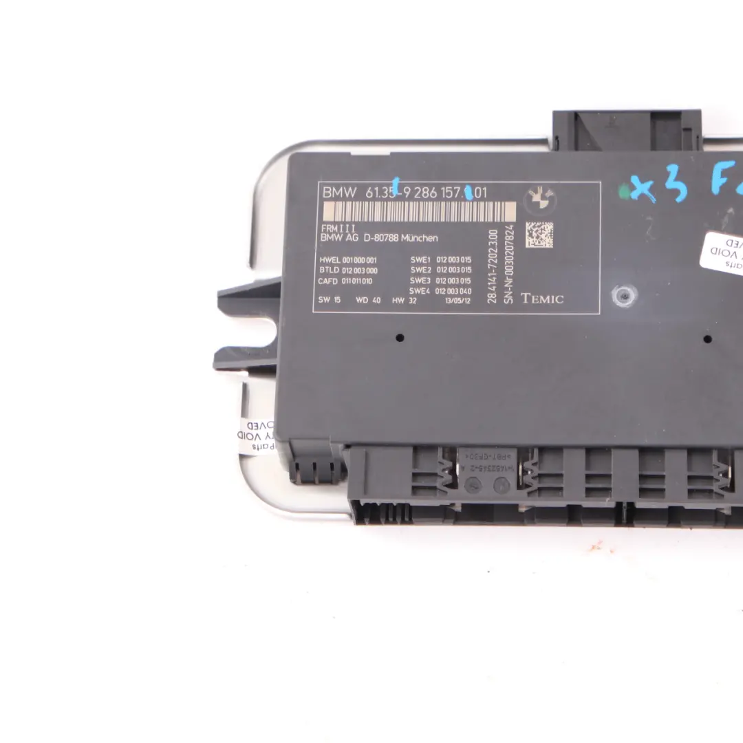 Modulo Luce Controllo Vano Piedi Fulmine Unità ECU FRM3 per BMW X3 F25 con numero di parte 9286157 BMW X3 F25 Modulo Luce Controllo Vano Piedi Fulmine Unità ECU FRM3 - SKU 9286157 - Numero di parte 9286157