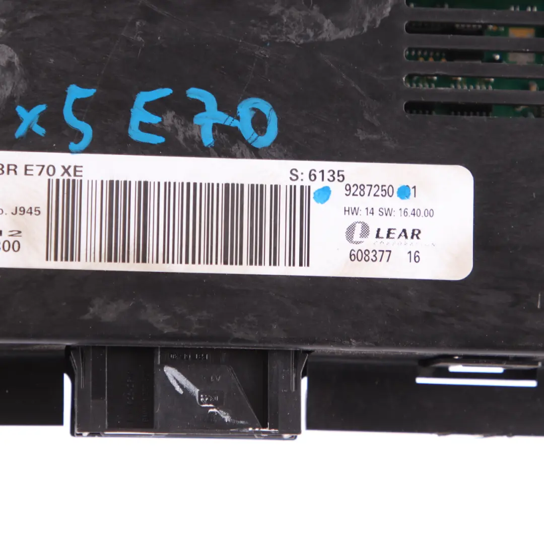 Fußraumbeleuchtung Steuergerät Lear FRM3R XE für BMW X5 E70 LCI mit Teilenummer 9287250 BMW X5 E70 LCI Fußraumbeleuchtung Steuergerät Lear FRM3R XE - SKU 9287250 - Teilenummer 9287250