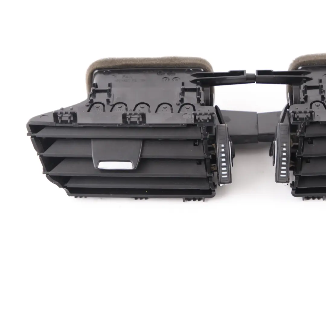 Grille d'aération centrale du tableau de bord pour BMW X1 F48 F39 à propos du numéro de pièce 9292741 BMW X1 F48 F39 Grille d'aération centrale du tableau de bord - SKU 9292741 - Numéro de pièce 9292741